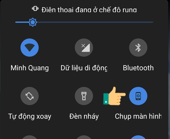Bước 2: Bấm vào biểu tượng chụp màn hình để tiến hành chụp.