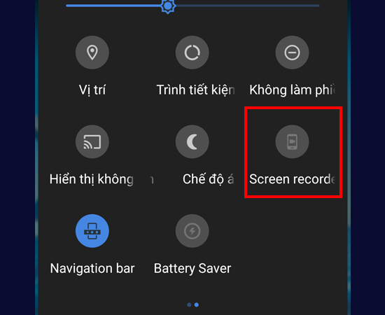 Bước 1: Các bạn thực hiện vuốt xuống 2 lần và tìm chọn Screen recorder.