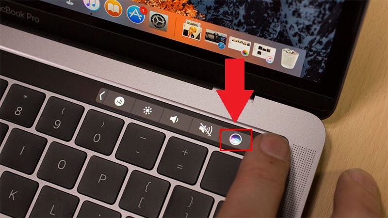 Chạm vào Siri trong Touch Bar