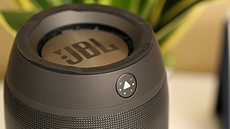 JBL Pure Bass đem đến bass mạnh, sôi động