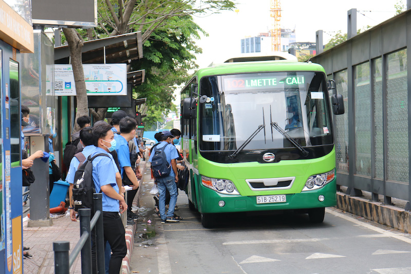 Sử dụng các phương tiện công cộng