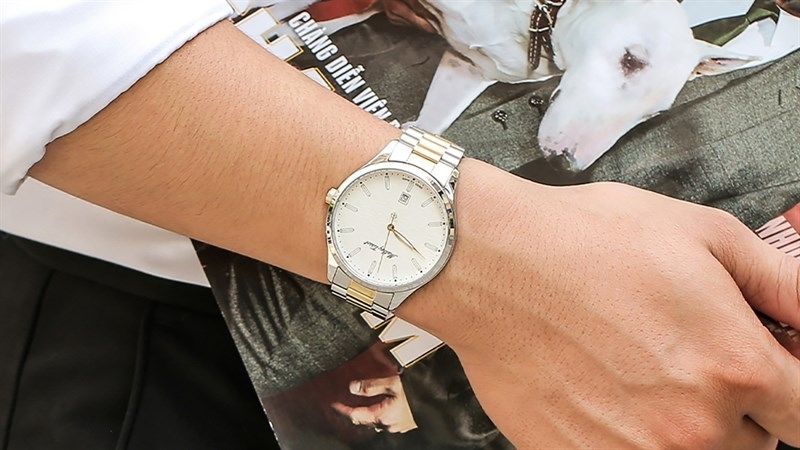 Mathey Tissot Classic được làm từ chất liệu thép không gỉ 316L, mạ vàng PVD