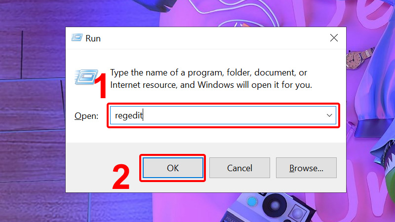 Mở hộp thoại RUN, nhập từ khóa regedit và nhấn OK