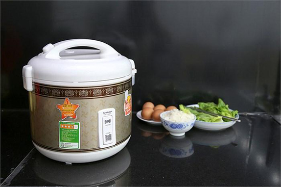 Nồi cơm điện nắp gài
