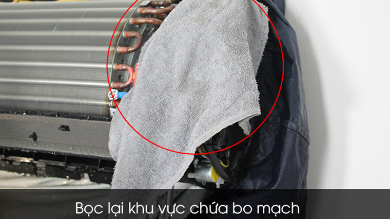 Bọc bo mạch điện tử lại phòng trường hợp nước bắn trúng