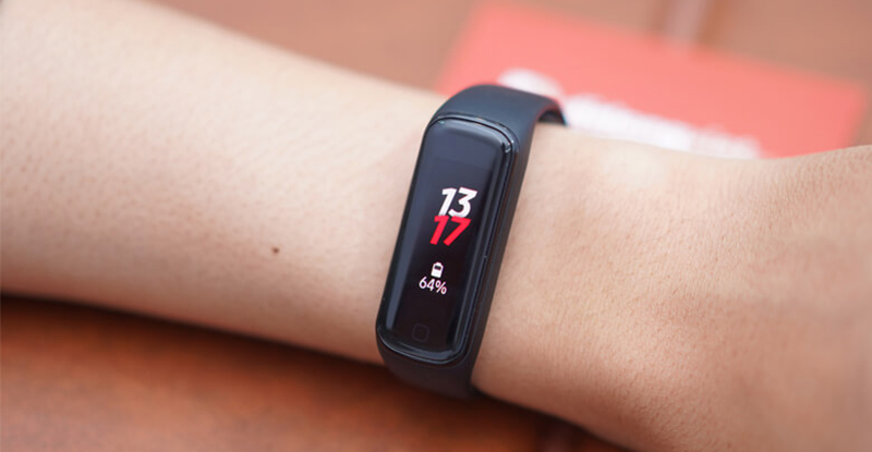 Samsung Galaxy Fit2 có thiết kế thanh mảnh và gọn nhẹ