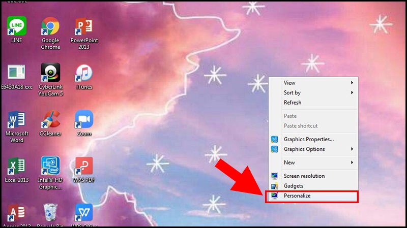  Click chuột phải màn hình và chọn Personalize.