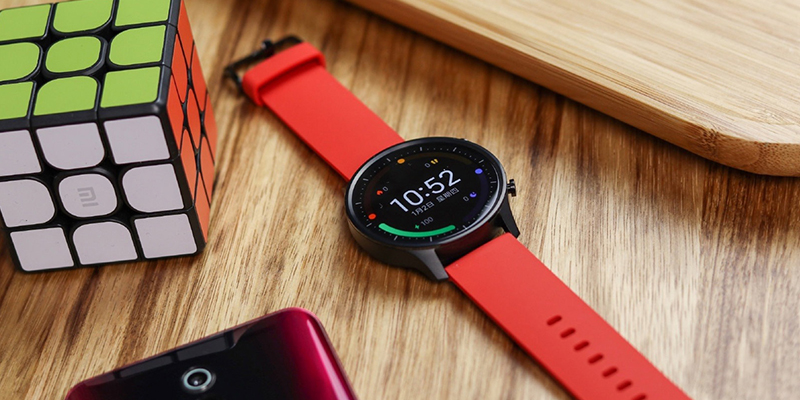 Xiaomi Mi Watch thiết kế dây silicone màu đỏ đẹp mắt 