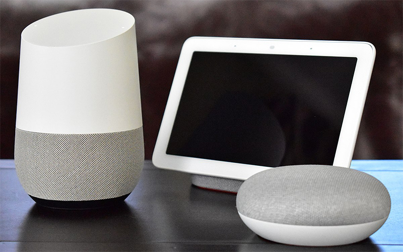 Google Home có thiết kế đơn giản nhưng không kém phần bắt mắt