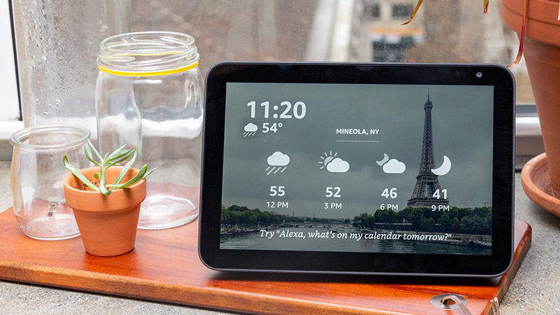 Amazon Echo Show sử dụng trợ lý ảo Amazon Alexa