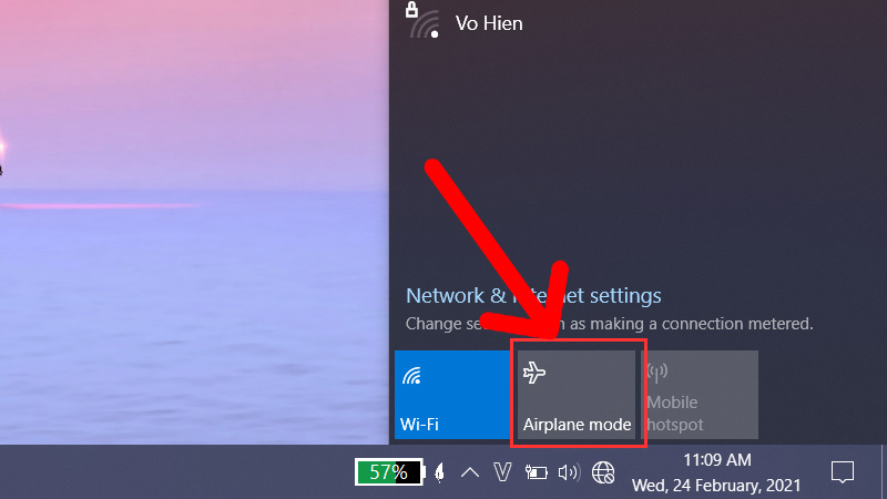 Nhấp vào biểu tượng airplane mode