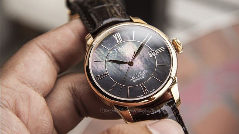 Đồng hồ mặt xà cừ rất có giá trị sưu tập