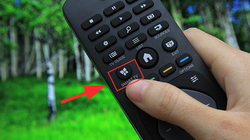 Nhấn nút SMART TIVI trên remote