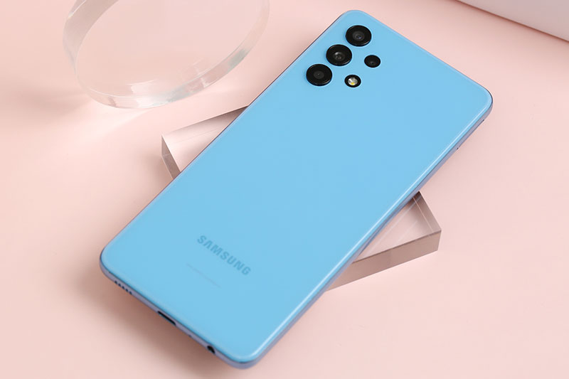 Samsung A32 là một smartphone tầm trung