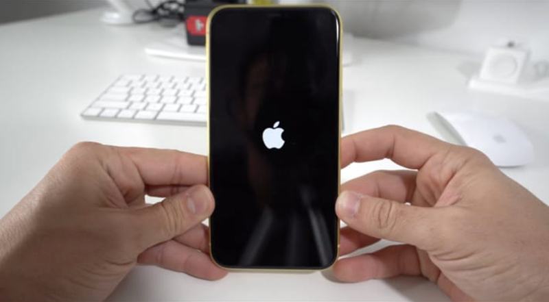Cách khởi động lại iPhone 12