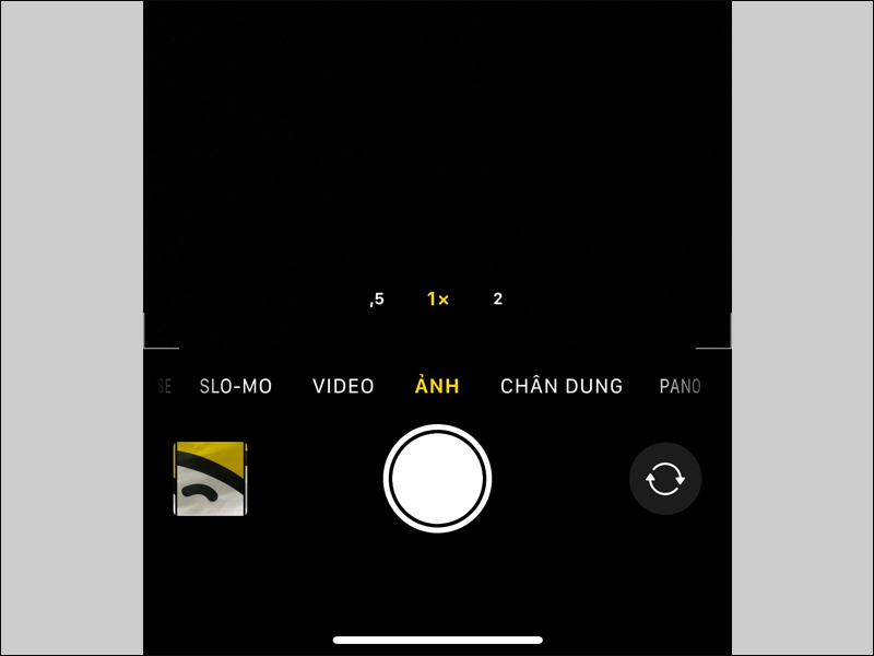 Mở úng dụng Camera trên điện thoại