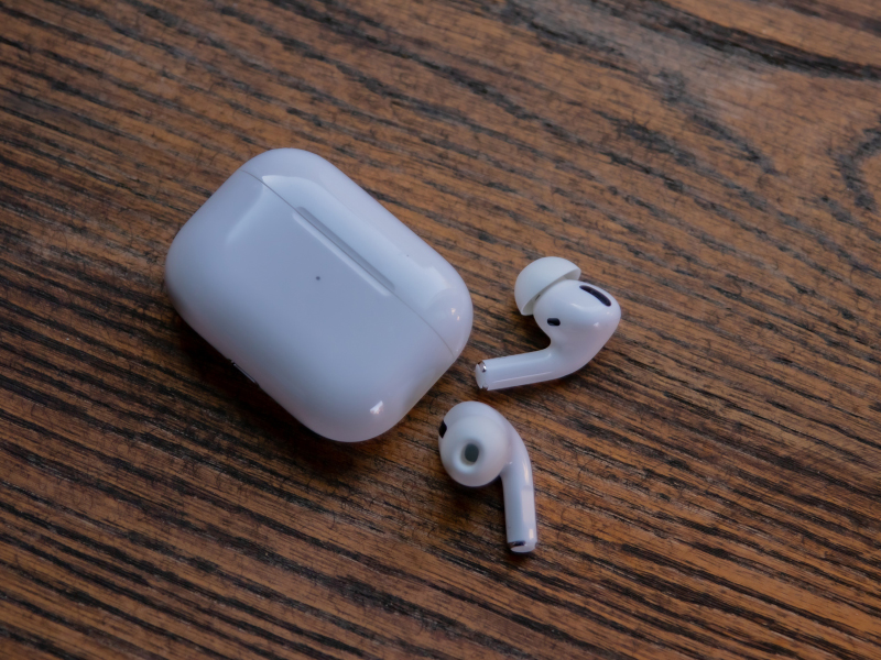 Tai nghe chống ồn Apple