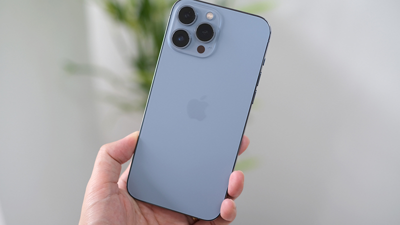 iPhone 13 Pro có kích thước lớn hơn so với iPhone 11 Pro