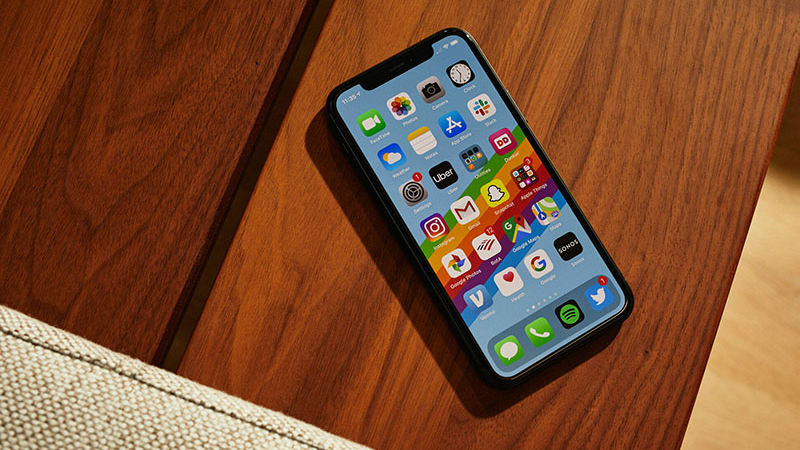 iPhone 11 Pro sở hữu cho mình RAM 4GB và 3 phiên bản bộ nhớ 