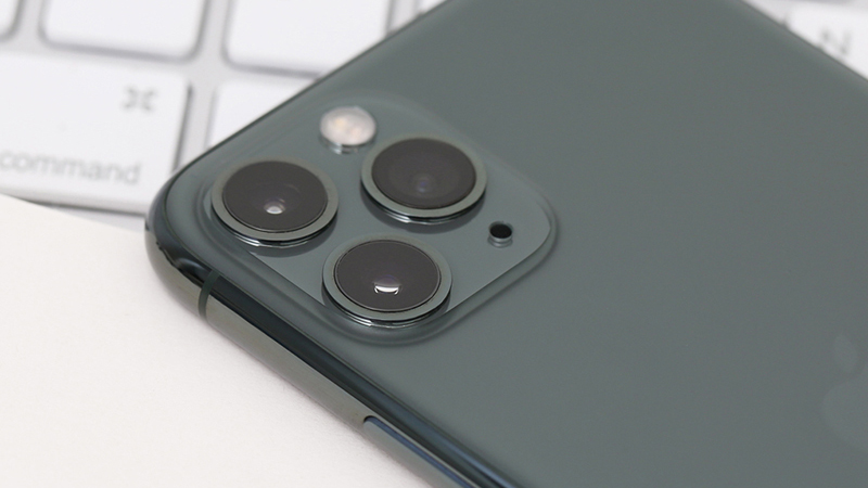 iPhone 11 Pro là chiếc iPhone đầu tiên có tới 3 camera 12MP