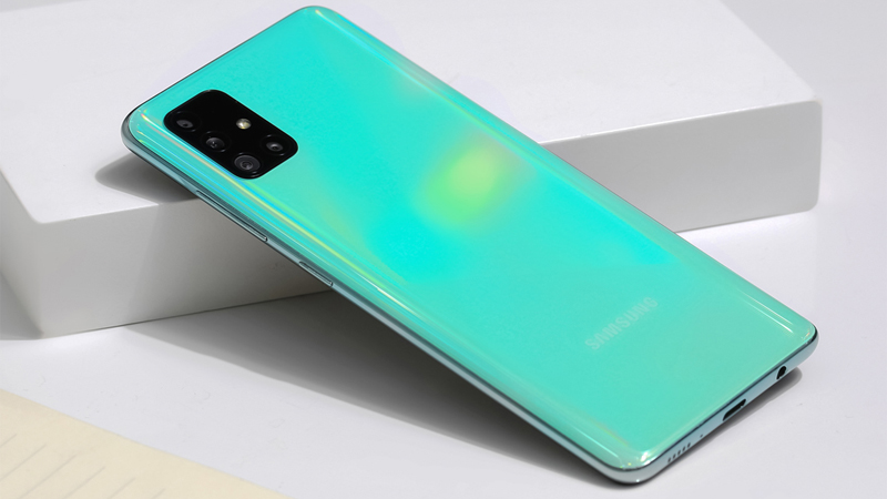 Màu xanh ngọc trên A51 vô cùng bắt mắt