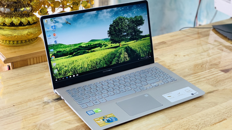 Máy VivoBook có bề ngoài trẻ trung, năng động