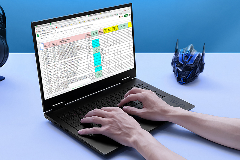 HP Omen cũng là một thiết bị đắc lực cho những bạn làm công việc đồ họa, lập trình,...