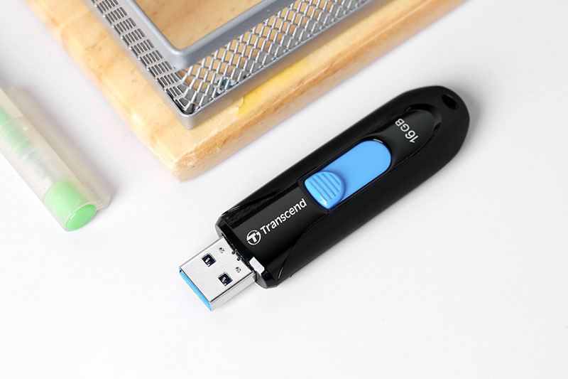 USB có kíp nổ có ngoại hình giống với chiếc USB bình thường rất khó để phân biệt