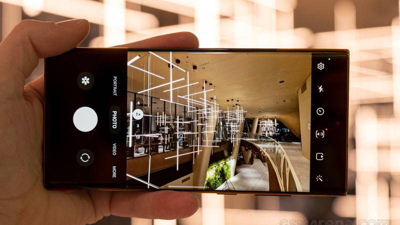 Galaxy S22 Ultra có camera lấy nét ấn tượng