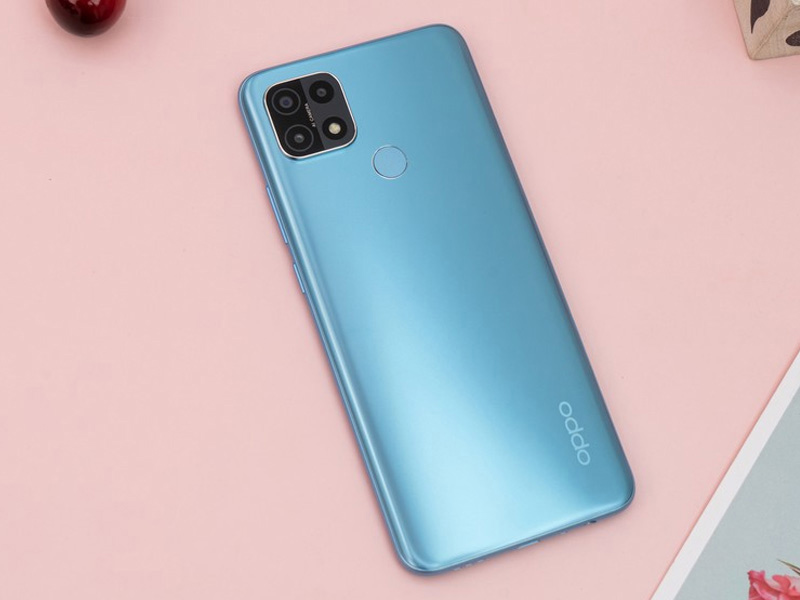 OPPO A15s có thiết kế thanh lịch, đơn giản