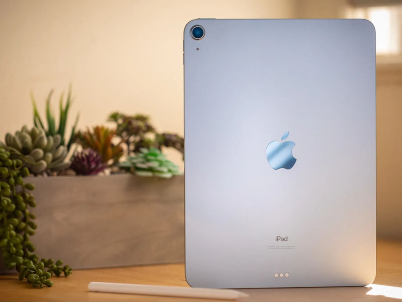 iPad Air 5 giữ nguyên thiết kế của iPad Air 4 nhưng phần cứng được nâng cấp