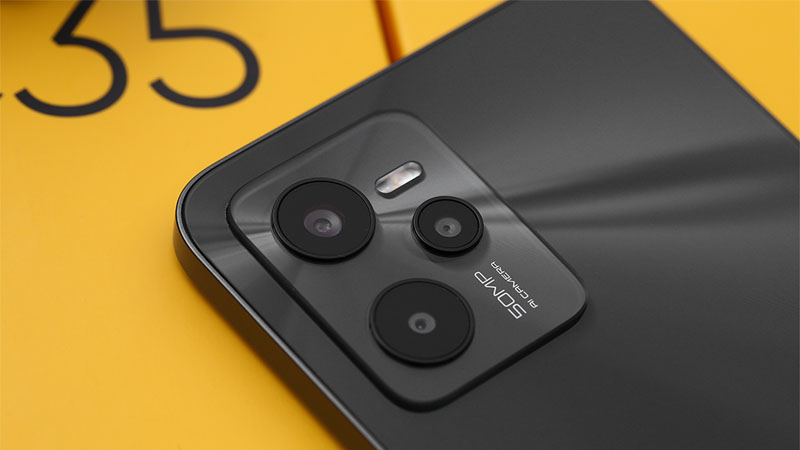 Realme C35 có camera dạng hình hộp chữ nhật không nhô quá cao