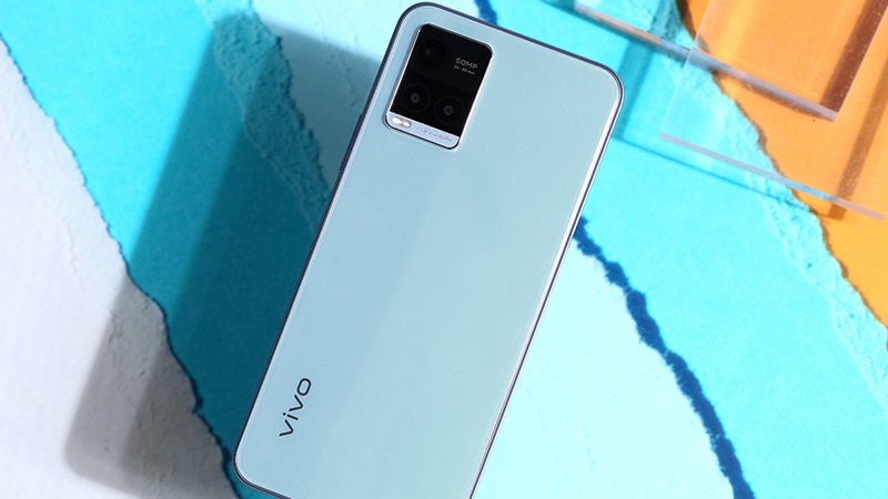 Vivo Y21s 6GB có giá thành hợp lý hơn