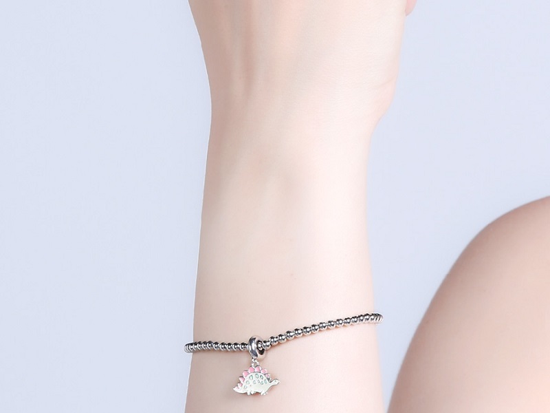 Hạt Charm Bạc Nữ Mạ Rhodium AvaJi AVJ.C000046.00 có thiết kế hình khủng long nhỏ dễ thương