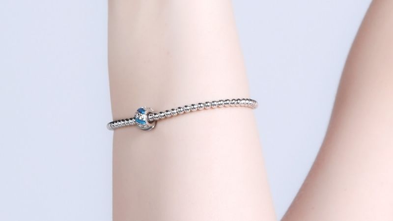 Hạt Charm có đường nét mới lạ