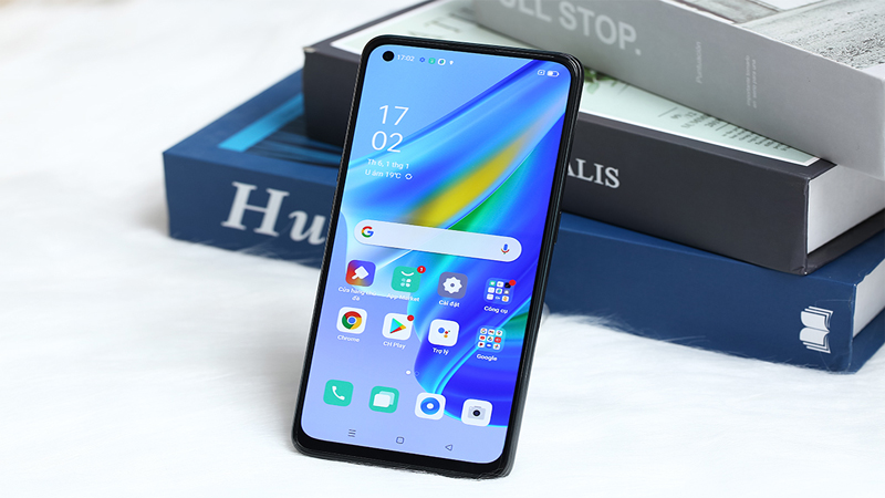 OPPO A95 sở hữu màn hình AMOLED theo dạng 