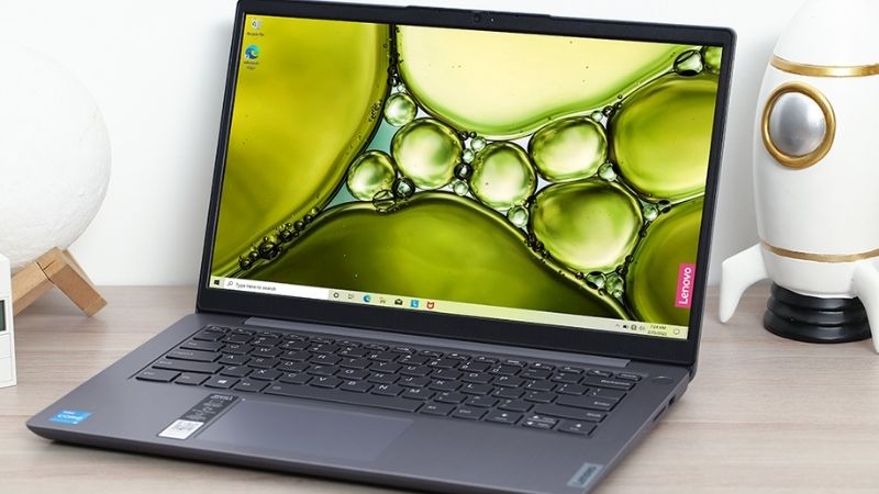 Laptop sở hữu vẻ ngoài trẻ trung phong cách cùng cấu hình ổn định