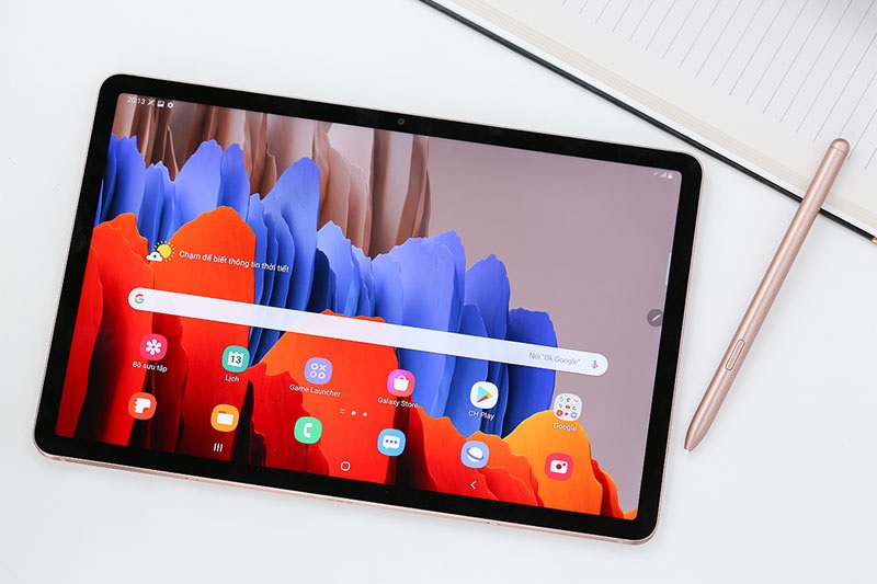 Galaxy Tab S7 vẫn giữ nguyên thiết kế kim loại nguyên khối, góc cạnh