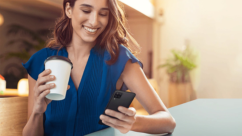 Máy được tích hợp viên pin dung lượng 5000 mAh