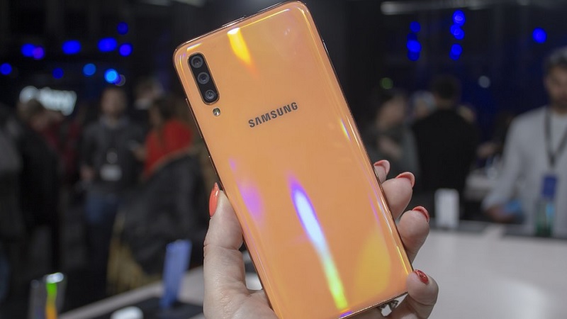 Điện thoại Samsung quốc tế lại rất tiện lợi khi ra nước ngoài
