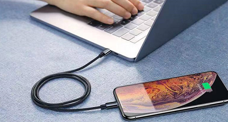 Khi nào nên sạc điện thoại qua máy tính, laptop?