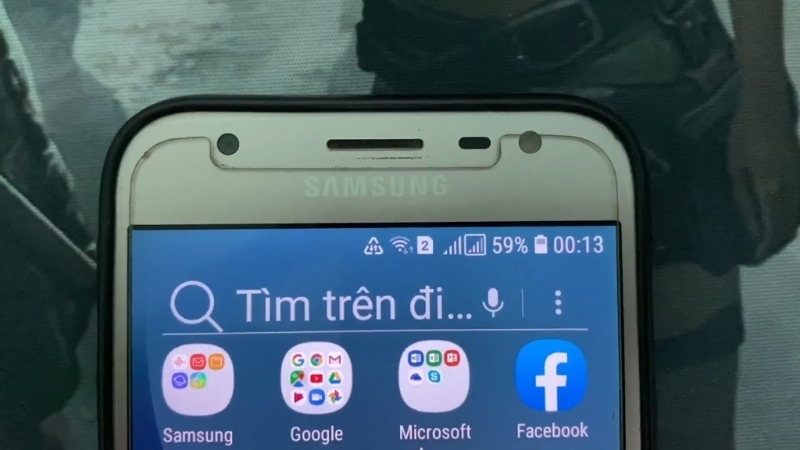 Biểu tượng tam giác có 2 mũi tên là của tính năng Tiết kiệm dữ liệu