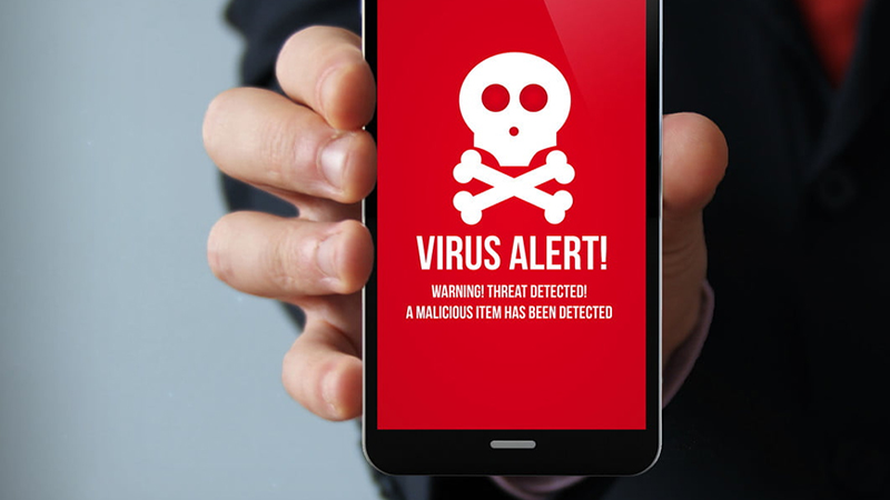 Việc tải các ứng dụng trên mạng có thể mang đến virus cho chiếc điện thoại của bạn