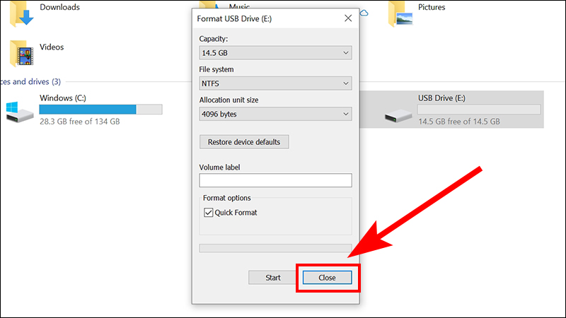 Chọn Close để hoàn tất định dạng USB