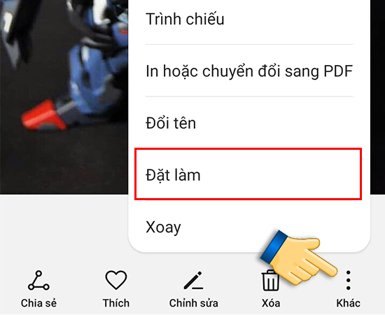 Bước 2: Chọn vào tấm ảnh bạn muốn đặt làm hình nền và chọn vào biểu tượng 3 chấm chọn Đặt làm