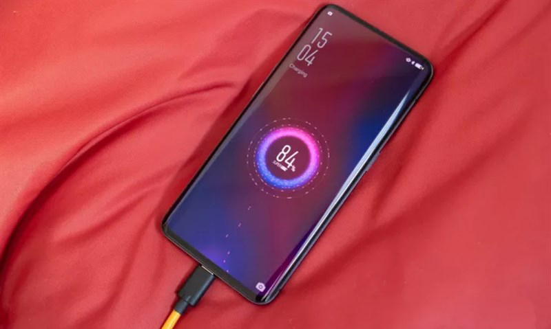OPPO R17 Pro  sau này cũng được trang bị công nghệ sạc nhanh