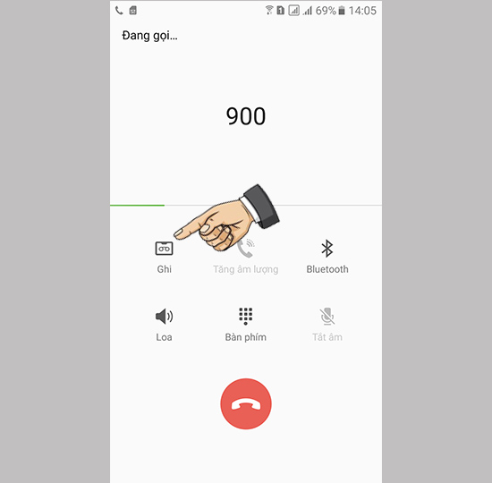 Bước 1: Mở Điện thoại thực hiện cuộc gọi chọn nút Ghi âm