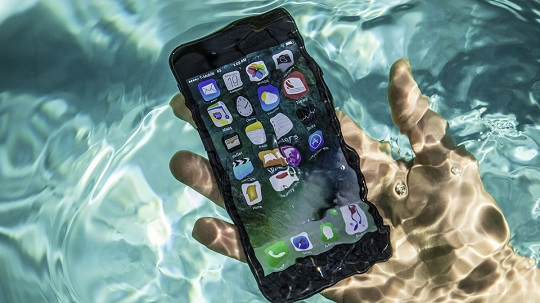 Chống nước trên smartphone 
